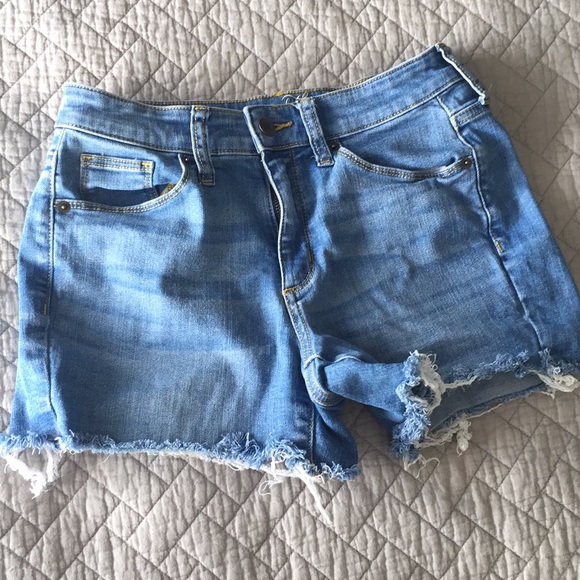 Universal Thread Mid Rise Shorts - Picture 1 of 3